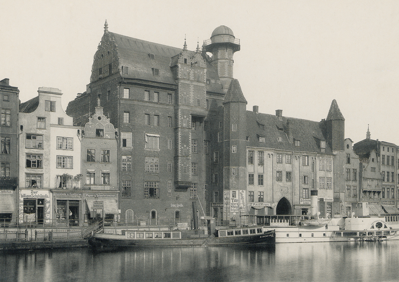 Dom Towarzystwa Przyrodniczego widok od strony Motławy początek XX wieku